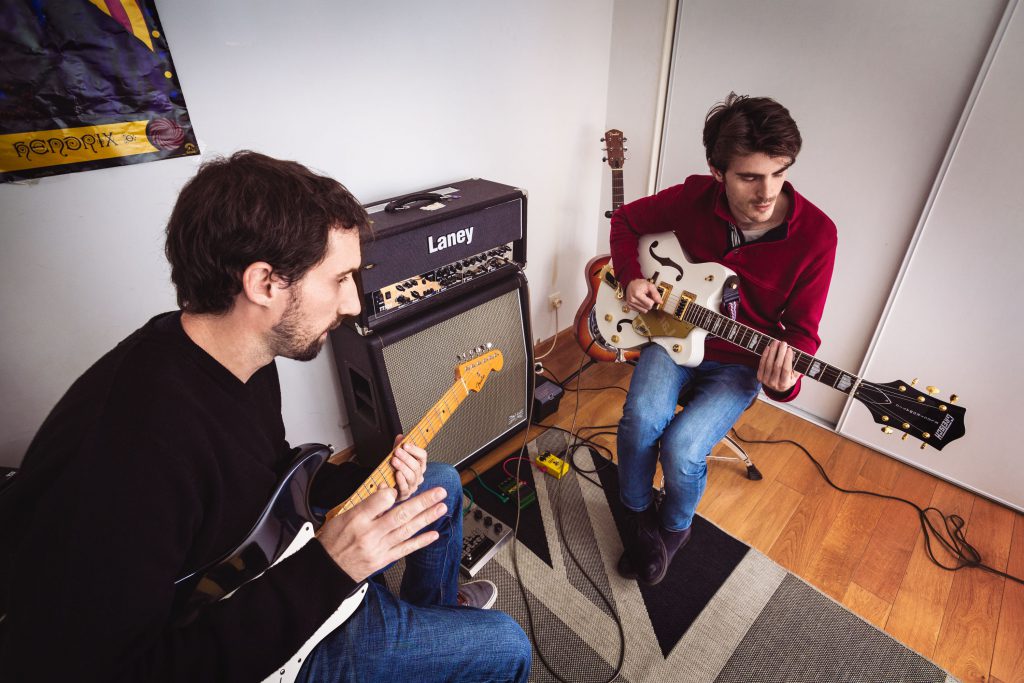 cours guitare & basse Ecole de musique à Vaulx-en-Velin, est lyonnais, villeurbanne